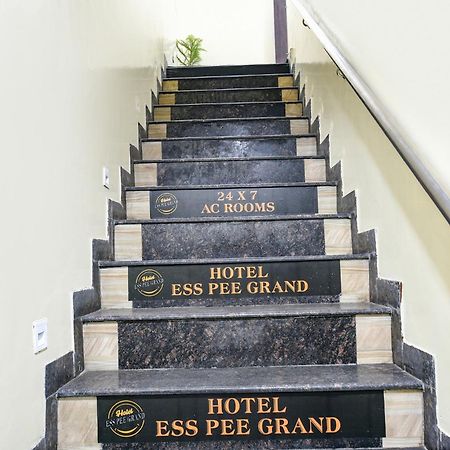 Fabhotel Ess Pee Grand Mohali Exterior foto
